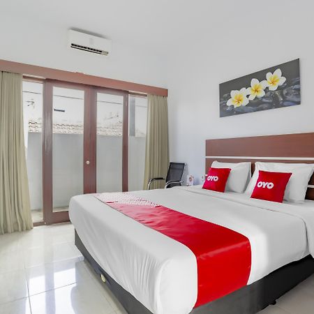 Oyo 3852 Valomia Guest House Denpasar Kültér fotó