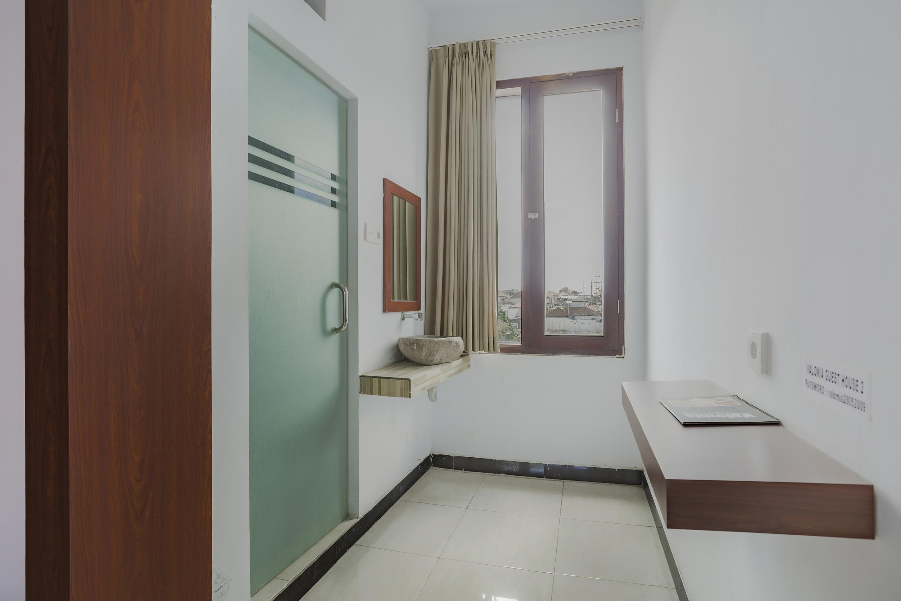 Oyo 3852 Valomia Guest House Denpasar Kültér fotó