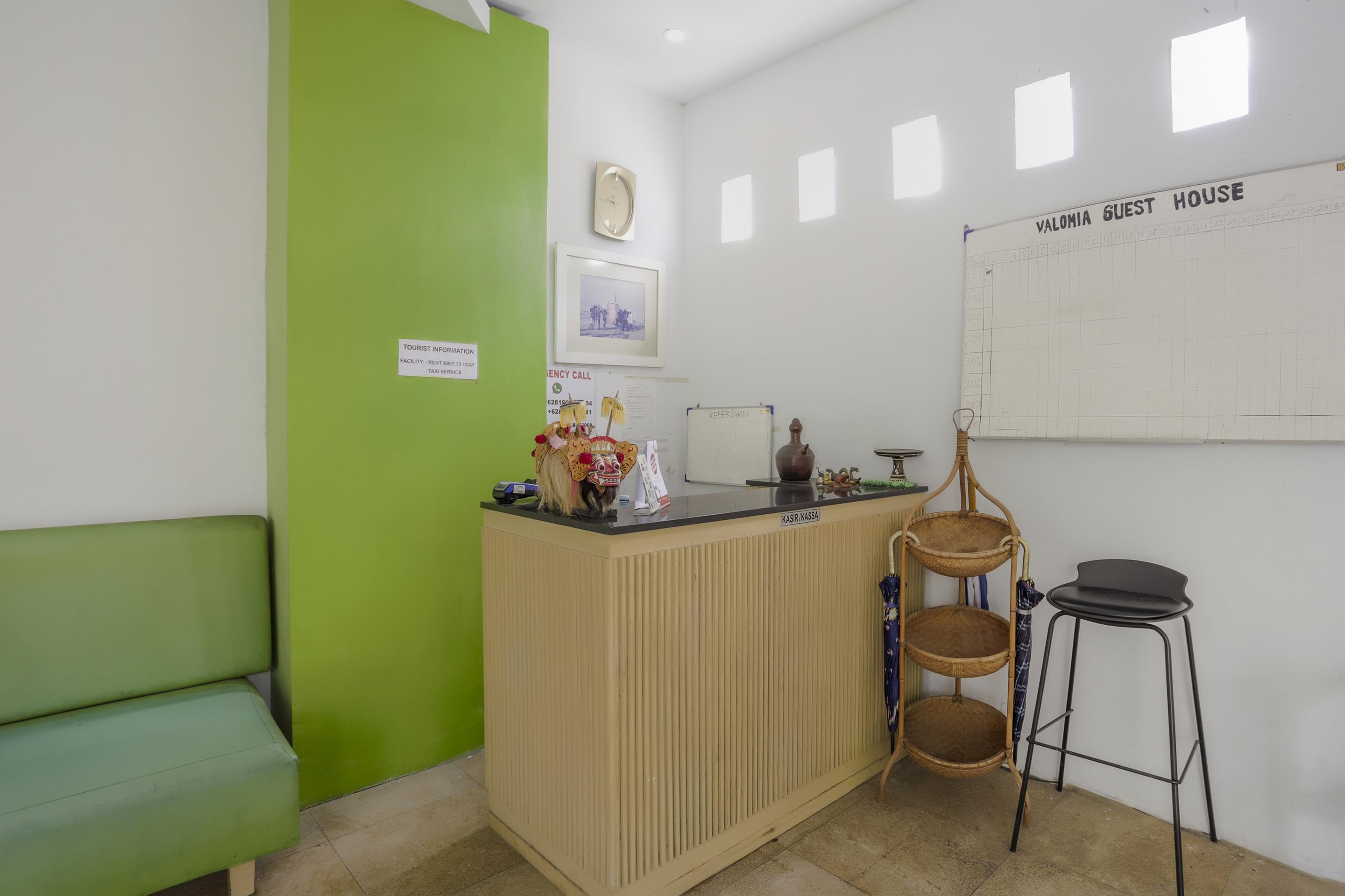 Oyo 3852 Valomia Guest House Denpasar Kültér fotó