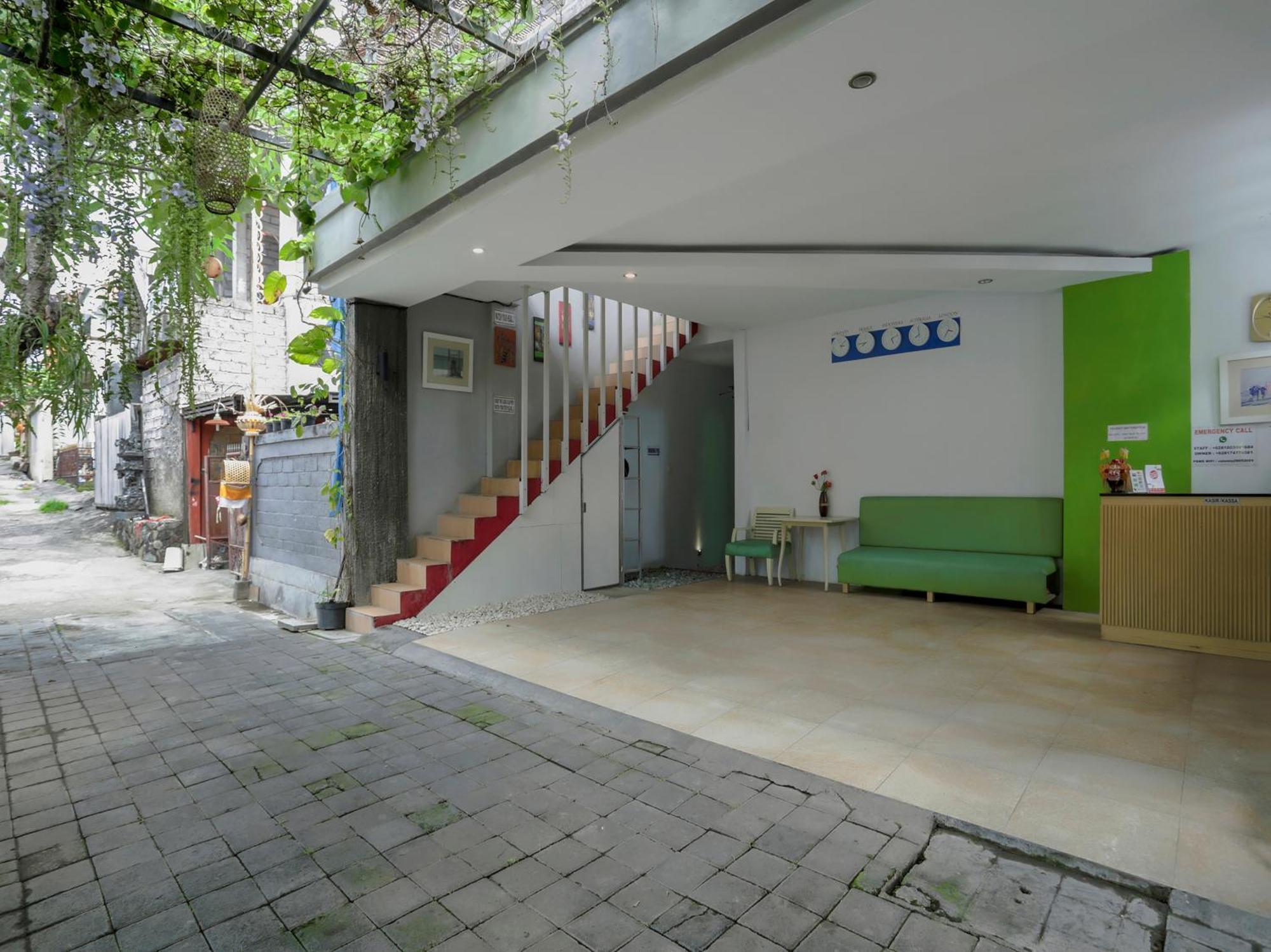Oyo 3852 Valomia Guest House Denpasar Kültér fotó