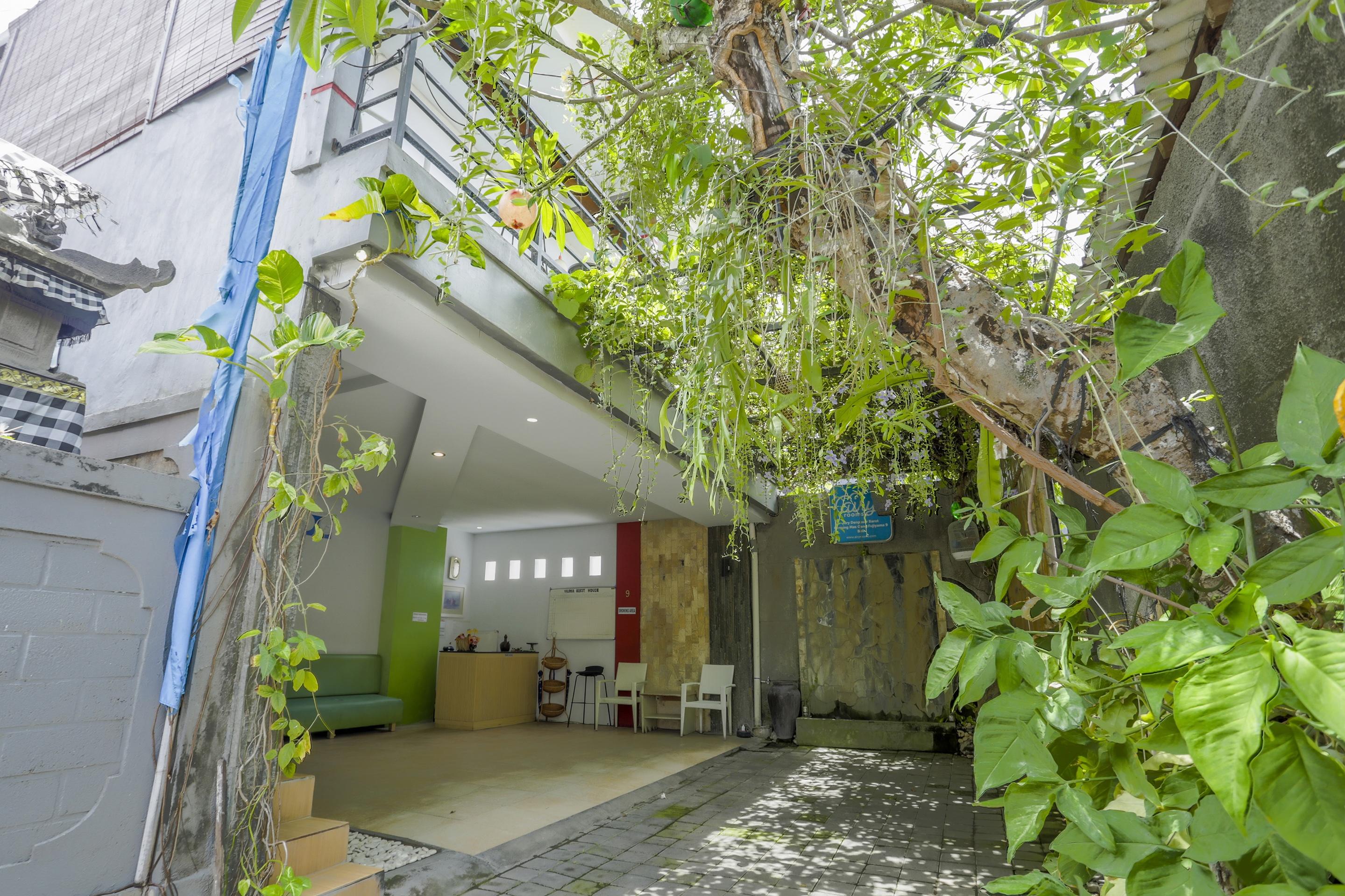 Oyo 3852 Valomia Guest House Denpasar Kültér fotó